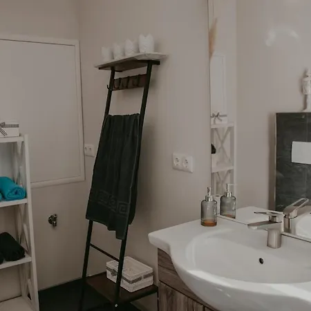 Neu saniertes Ferienhaus nahe Schwerin für 2 Personen, barrierefrei Ferienhaus Bruesewitz