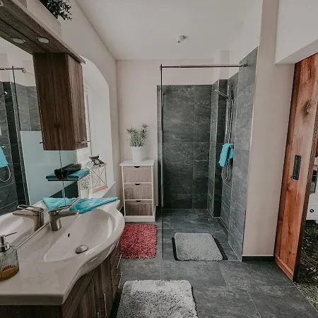 Neu saniertes Ferienhaus nahe Schwerin für 2 Personen, barrierefrei Ferienhaus