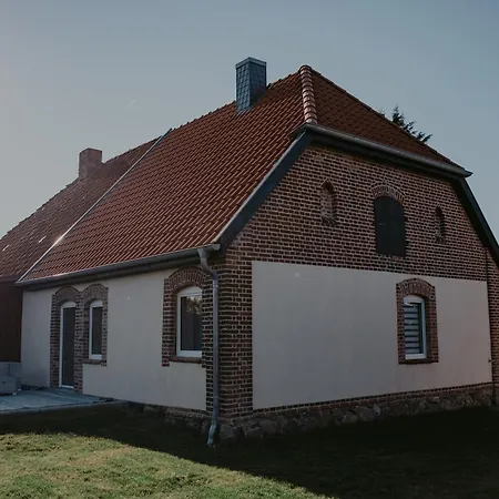 Neu saniertes Ferienhaus nahe Schwerin für 2 Personen, barrierefrei * Bruesewitz